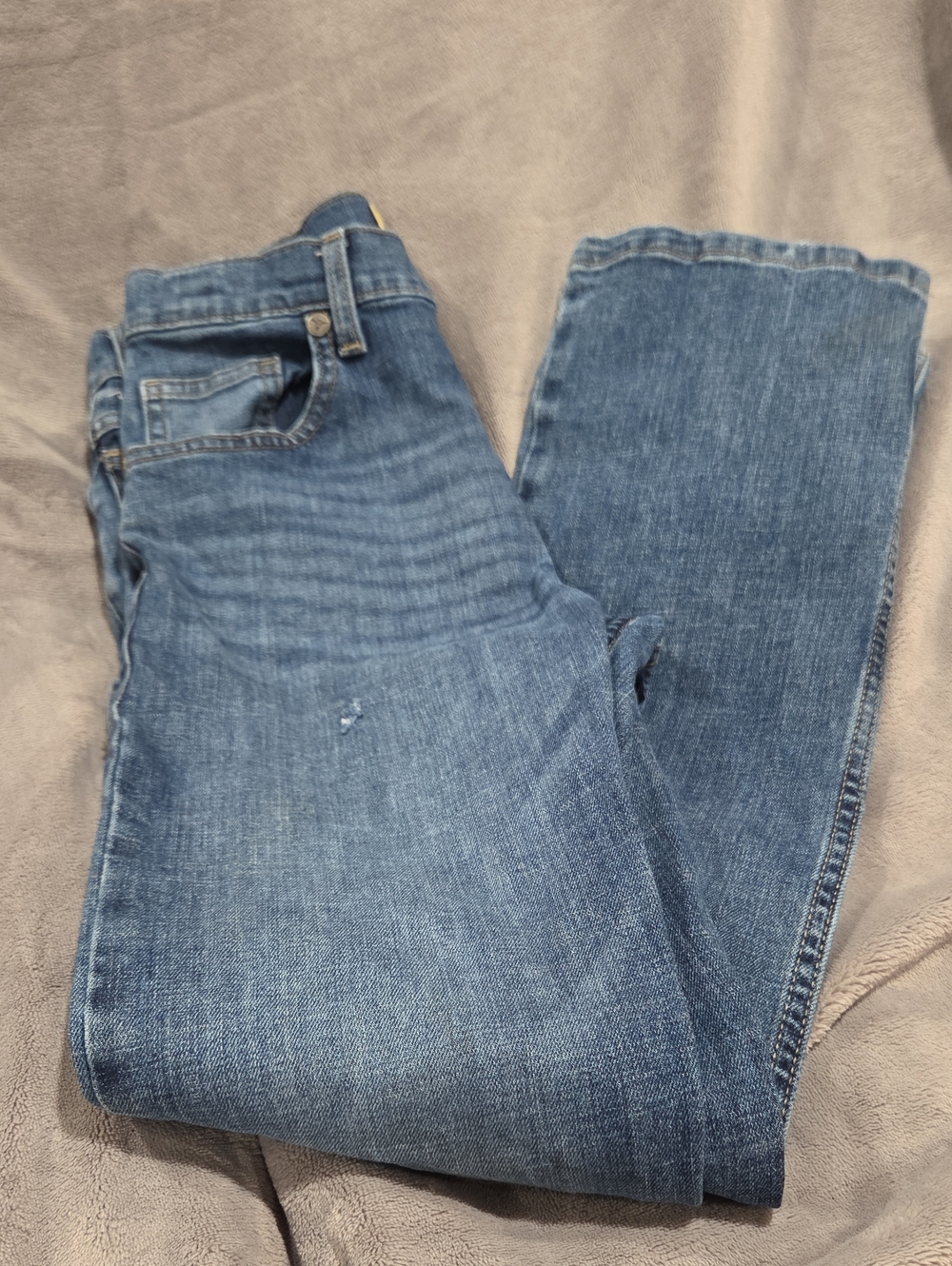 Wrangler Straight-Leg Jeans in Medium Blue Wash